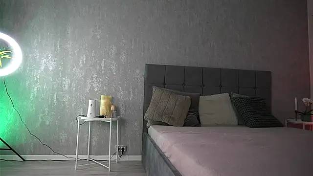 KatelynSparks online show from 11/20/25, 06:47