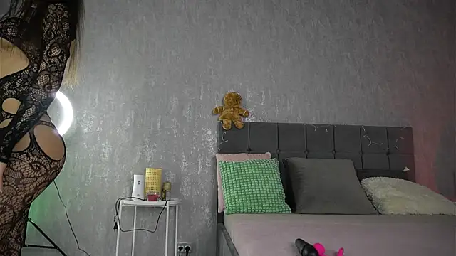 KatelynSparks online show from 12/15/25, 07:03