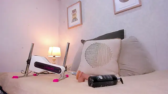 Caroline dh online show from 04/15/26, 11:38