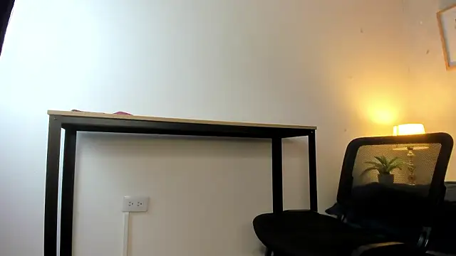 Caroline dh online show from 03/12/26, 11:47