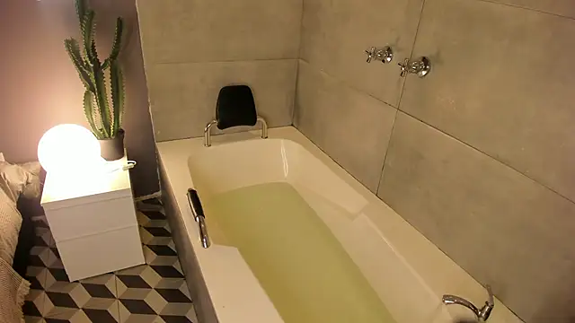 Caroline dh online show from 03/13/26, 11:48