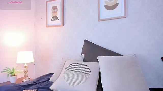 Caroline dh online show from 12/20/25, 11:35