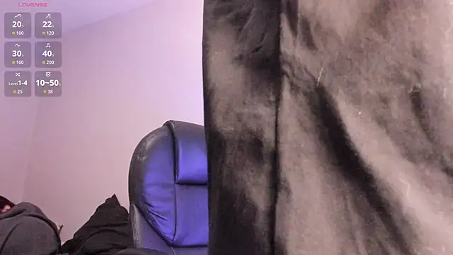 Snapshot of Carlasxdreams chatting on 04/25/26, 12:24 Carlasxdreams online show from 04/25/26, 12:24