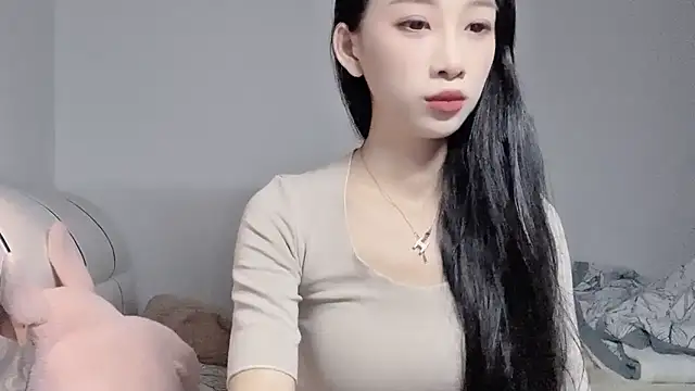 Snapshot of Lili-2 chatting on 06/07/26, 02:22 Lili-2 online show from 06/07/26, 02:22