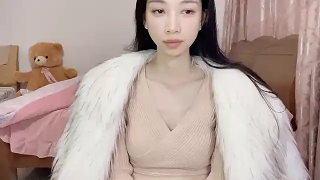 Lili-2 online show from 01/24/25, 04:39