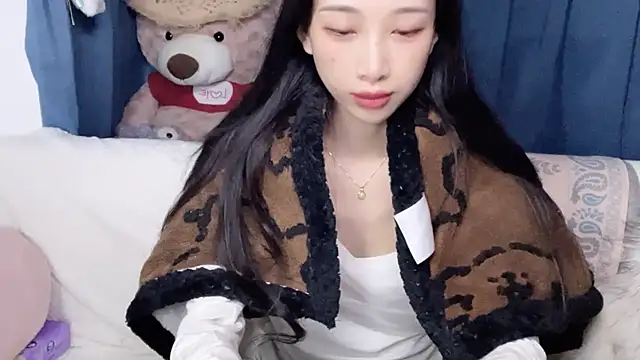 Lili-2 online show from 02/05/26, 12:56