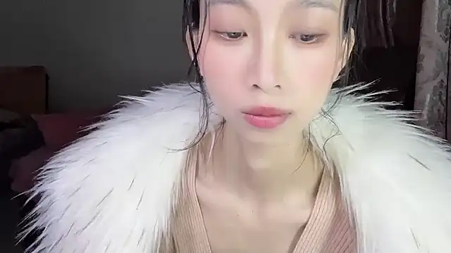 Lili-2 online show from 02/18/25, 03:52