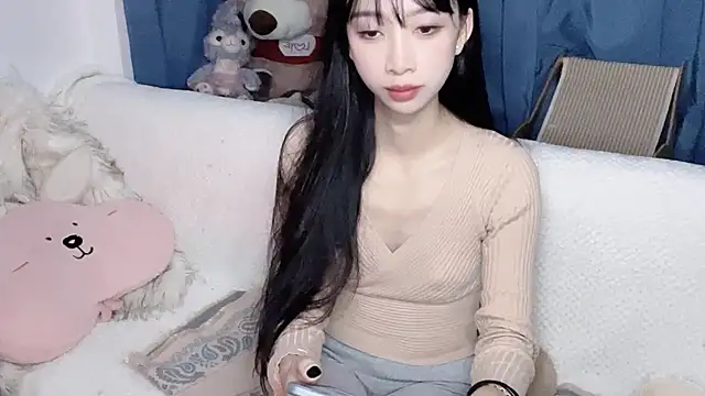 Lili-2 online show from 11/19/25, 01:55