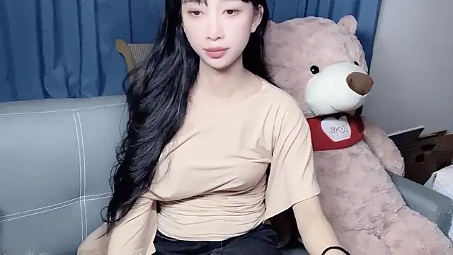 Lili-2 online show from 10/14/25, 12:28