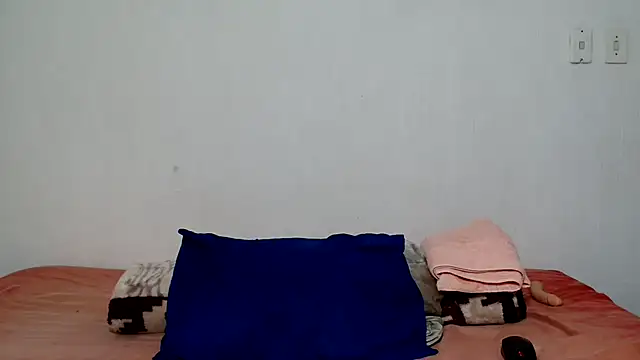 Feathergal69  online show from 04/29/26, 08:26