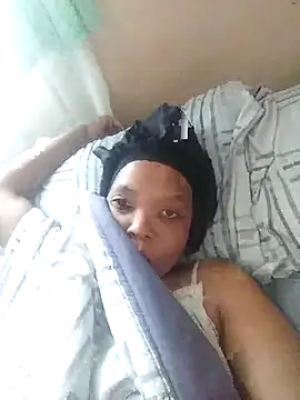 Snapshot of Feathergal69_ chatting on 10/12/25, 08:37 Feathergal69 online show from 10/12/25, 08:37