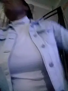 Snapshot of Feathergal69_ chatting on 09/23/25, 02:35 Feathergal69 online show from 09/23/25, 02:35