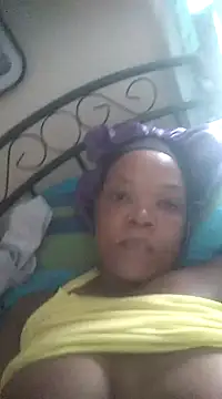 Snapshot of Feathergal69_ chatting on 12/18/24, 04:42 Feathergal69 online show from 12/18/24, 04:42