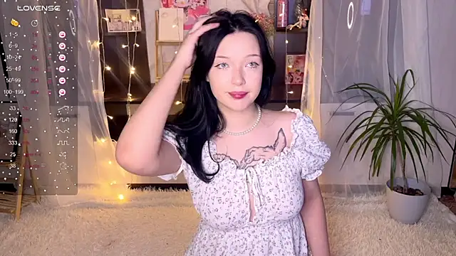 EmmaKittyCat online show from 11/30/25, 07:47