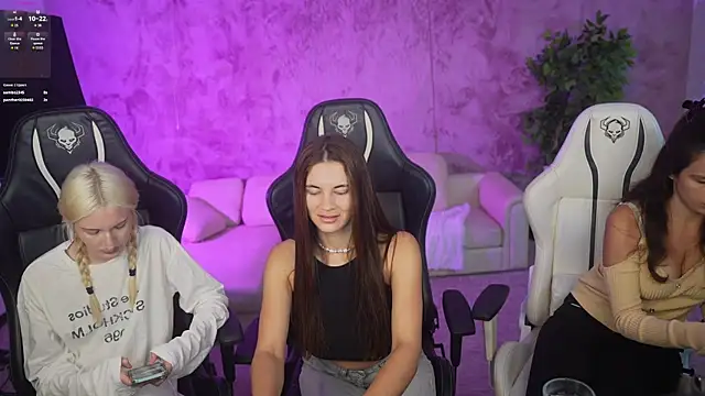 Julia  Star  online show from 09/23/25, 02:57