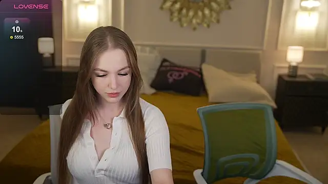 Julia  Star  online show from 03/31/26, 06:43