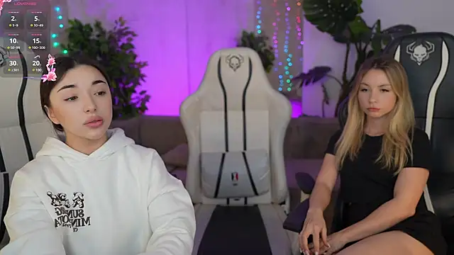 Julia  Star  online show from 02/25/25, 11:32