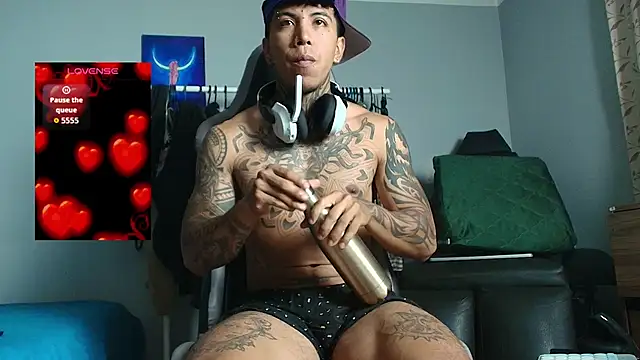 Nickhot0609 online show from 03/22/26, 09:00