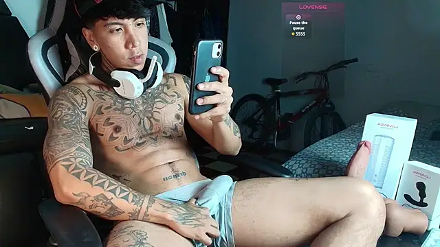 Nickhot0609 online show from 10/11/25, 04:46