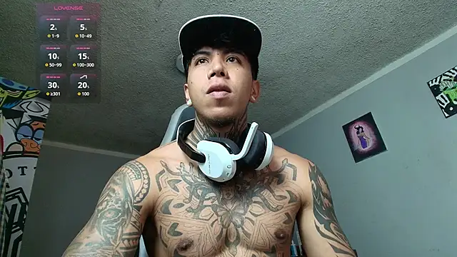 Nickhot0609 online show from 10/19/25, 07:27