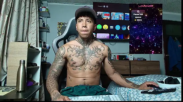 Nickhot0609 online show from 01/12/26, 04:08