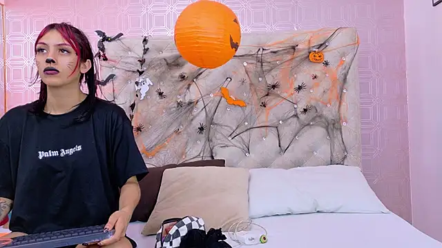 Derieri D online show from 10/30/25, 07:33