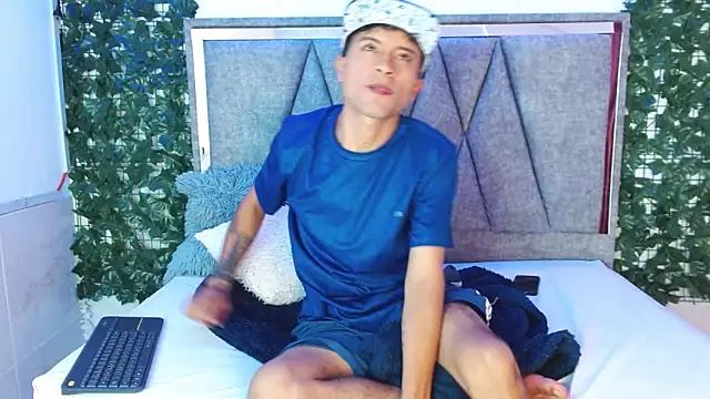 Edward Milleer online show from 12/14/24, 04:08