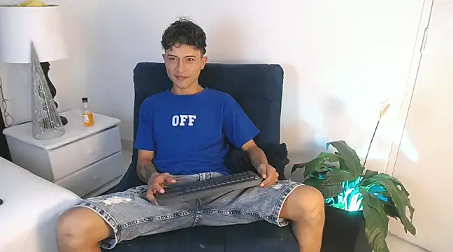 Edward Milleer online show from 12/22/24, 02:38