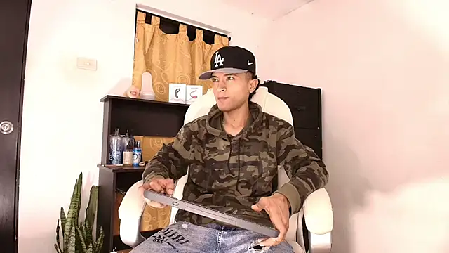 Edward Milleer online show from 10/17/25, 11:56