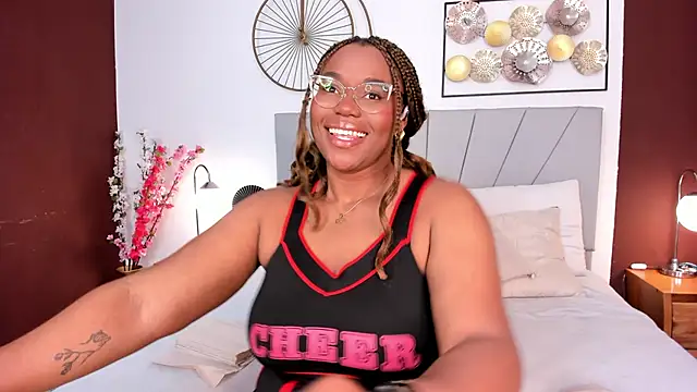 Makena gh online show from 12/18/25, 04:28