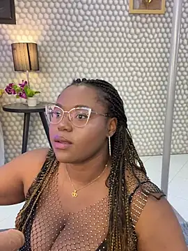 Makena gh online show from 03/23/25, 04:27