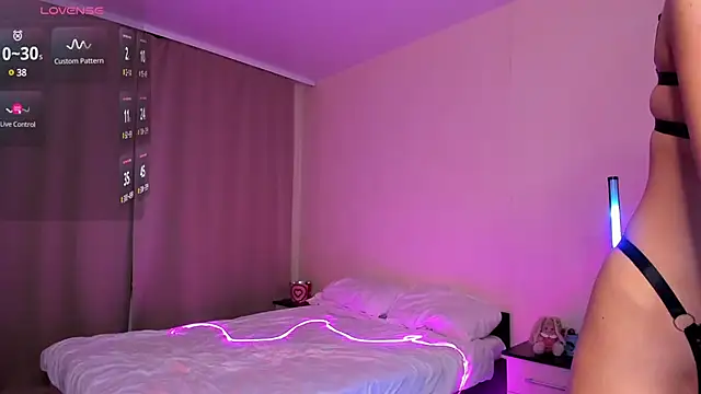 Snapshot of EsterCarter chatting on 12/14/24, 03:25 EsterCarter online show from 12/14/24, 03:25