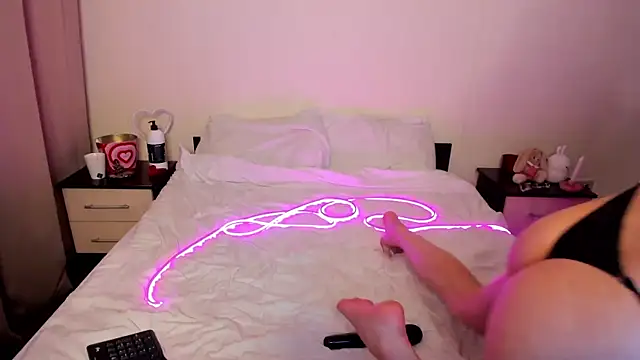 Snapshot of EsterCarter chatting on 01/31/25, 02:49 EsterCarter online show from 01/31/25, 02:49