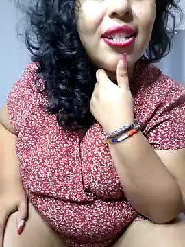 Snapshot of Leslyrosa chatting on 02/02/25, 11:21 Leslyrosa online show from 02/02/25, 11:21