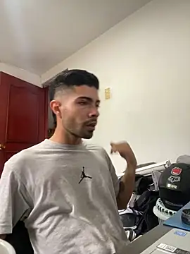 Jestebanano online show from 10/24/25, 12:37