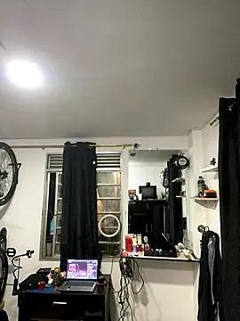 Jestebanano online show from 12/05/25, 04:00