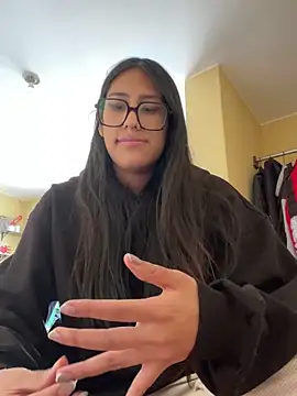 AleFantasy0001 online show from 10/29/25, 04:28