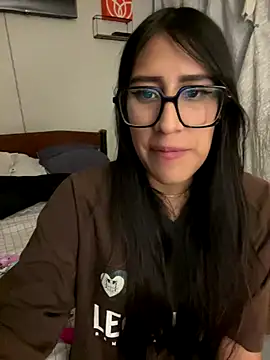 AleFantasy0001 online show from 10/25/25, 04:44