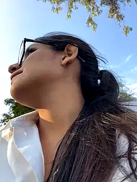 AleFantasy0001 online show from 12/01/25, 10:10