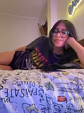 AleFantasy0001 online show from 04/08/26, 05:20