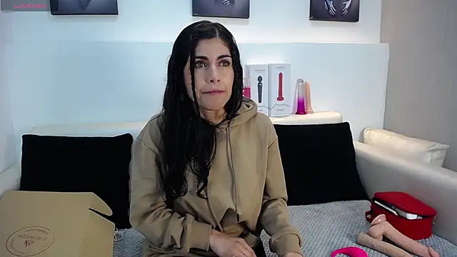 Melodi Roux online show from 04/07/26, 01:46