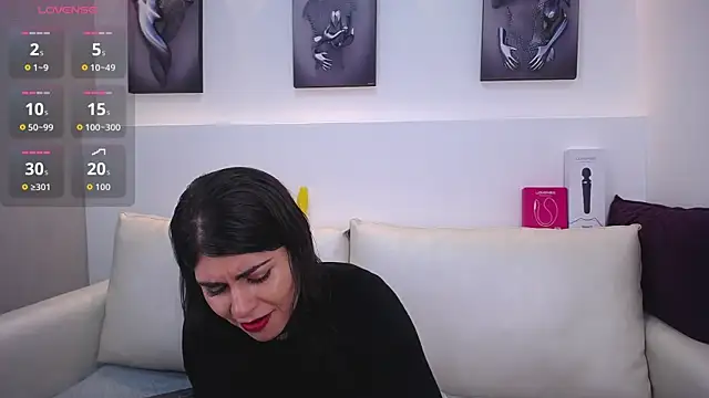 Melodi Roux online show from 10/06/25, 12:17