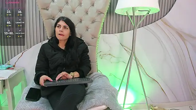 Melodi Roux online show from 05/15/26, 01:31
