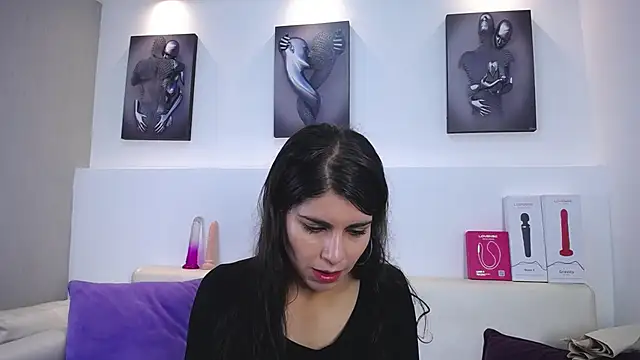 Melodi Roux online show from 12/16/25, 01:26