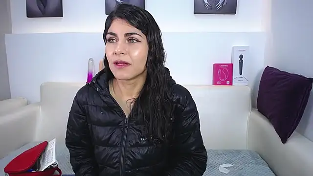 Melodi Roux online show from 10/15/25, 01:19