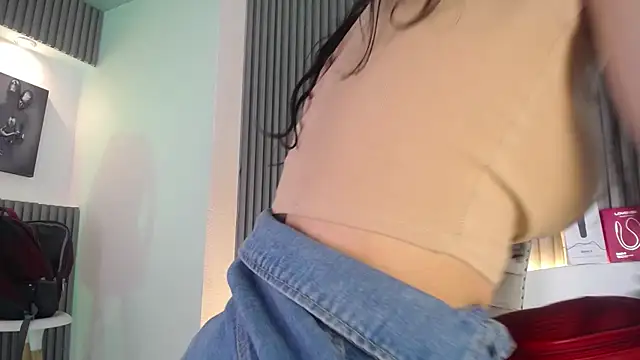 Melodi Roux online show from 05/07/26, 01:03