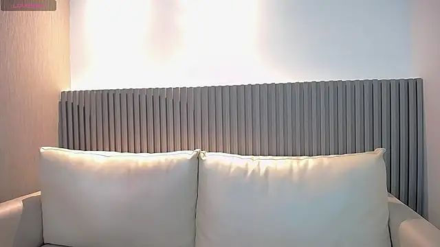 Melodi Roux online show from 04/26/26, 11:07