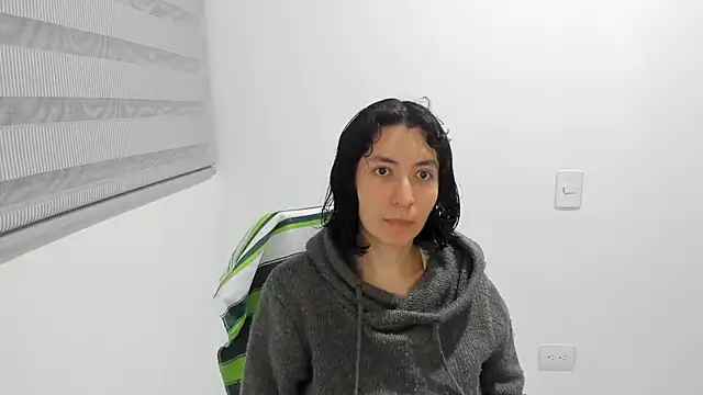 Snapshot of Electraa_fox chatting on 10/17/25, 12:58 Electraa fox online show from 10/17/25, 12:58