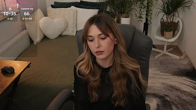 Sophie Enzo online show from 12/01/25, 09:37