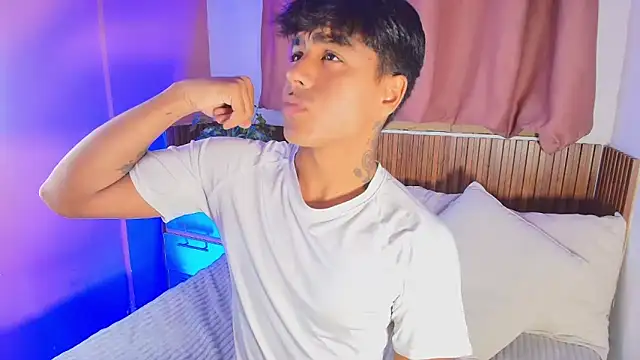 kiing azahell online show from 04/18/26, 11:16